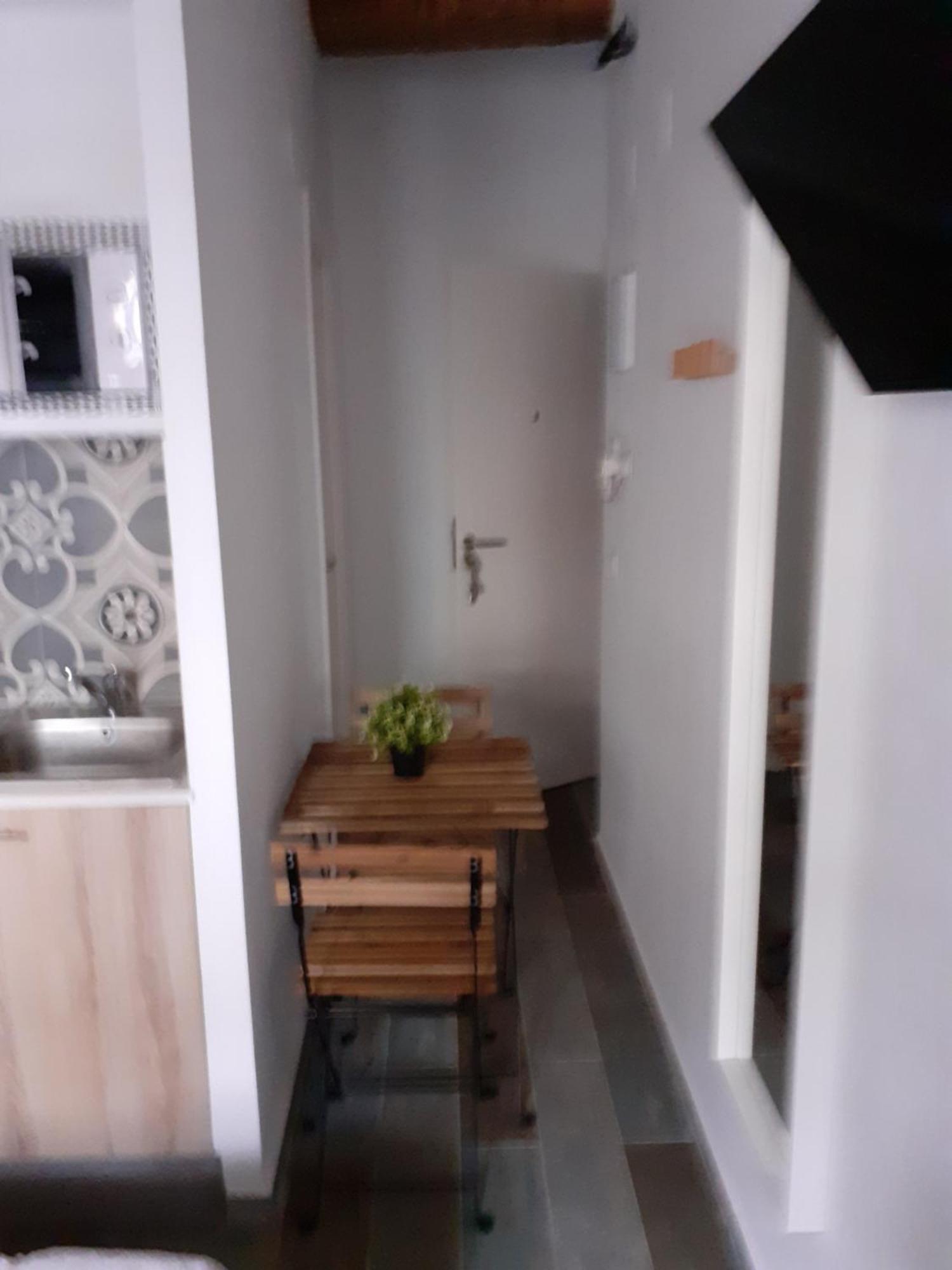 Serrano Home Valencia Room photo